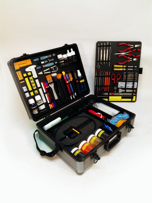 maletin policia cientifica.metal-plastico 35.5x48x18 (110eu.) 1u